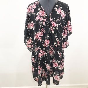 TORRID Floral Print Flutter Sleeve shirt Size 4X